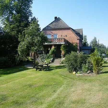 Apartament Gutshaus Tussen Schwerin En Wismar *