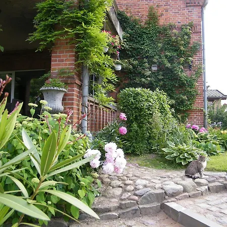 Apartament Gutshaus Tussen Schwerin En Wismar Dämelow