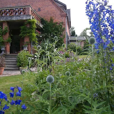 Apartament Gutshaus Tussen Schwerin En Wismar *