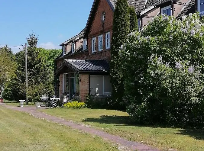 Gutshaus Tussen Schwerin En Wismar * Dämelow